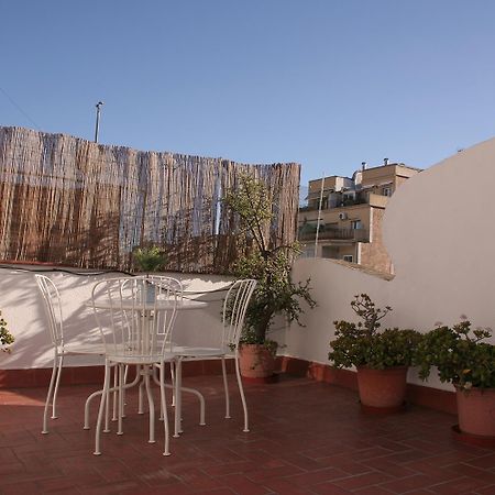 Lovely Apartment With A Terrace Барселона Экстерьер фото